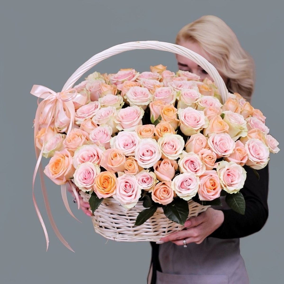 101 roza v korzine 2